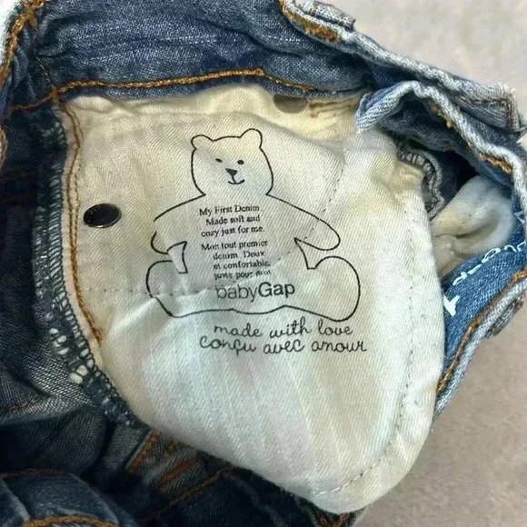 GAP - 2 piece set - sustainable jeans and top. Size 12 to 18 months - Picture 7 of 9